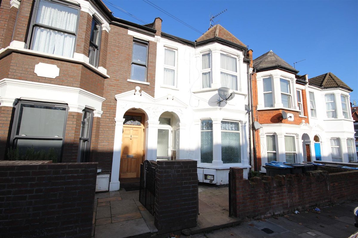 CMestates's tweet image. FOR SALE!

We have this #twobedroom #bayfronted #groundfloor #garden #flat.

#FORSALE for £385,000 in #Harlesden #NW10!

If you are interested please call 02089652250.

#propertyforsale #flatforsale #realestate #estateagent #London #NorthWestLondon