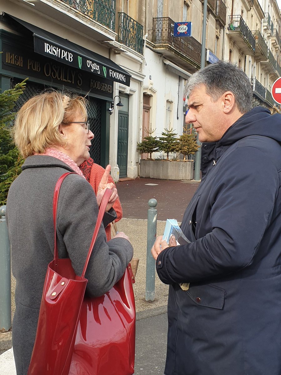 PascalRESPLANDY's tweet photo. Toujours sur le terrain à #Béziers au contact des Biterrois, au marché David d'Angers ❗Sèm Força 🔴🔵 https://t.co/TrKD8SIzG7