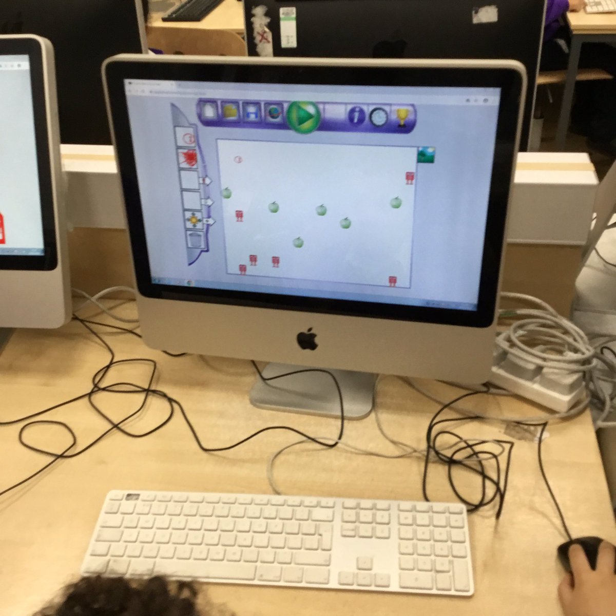 MrBassComputing's tweet photo. @MGLWorld_Paul #kingsleycomputing Throwback Thridays! Year 1 are making some snake games! @nokia what do you reckon of these updates to a timeless classic? https://t.co/l583q7gspB