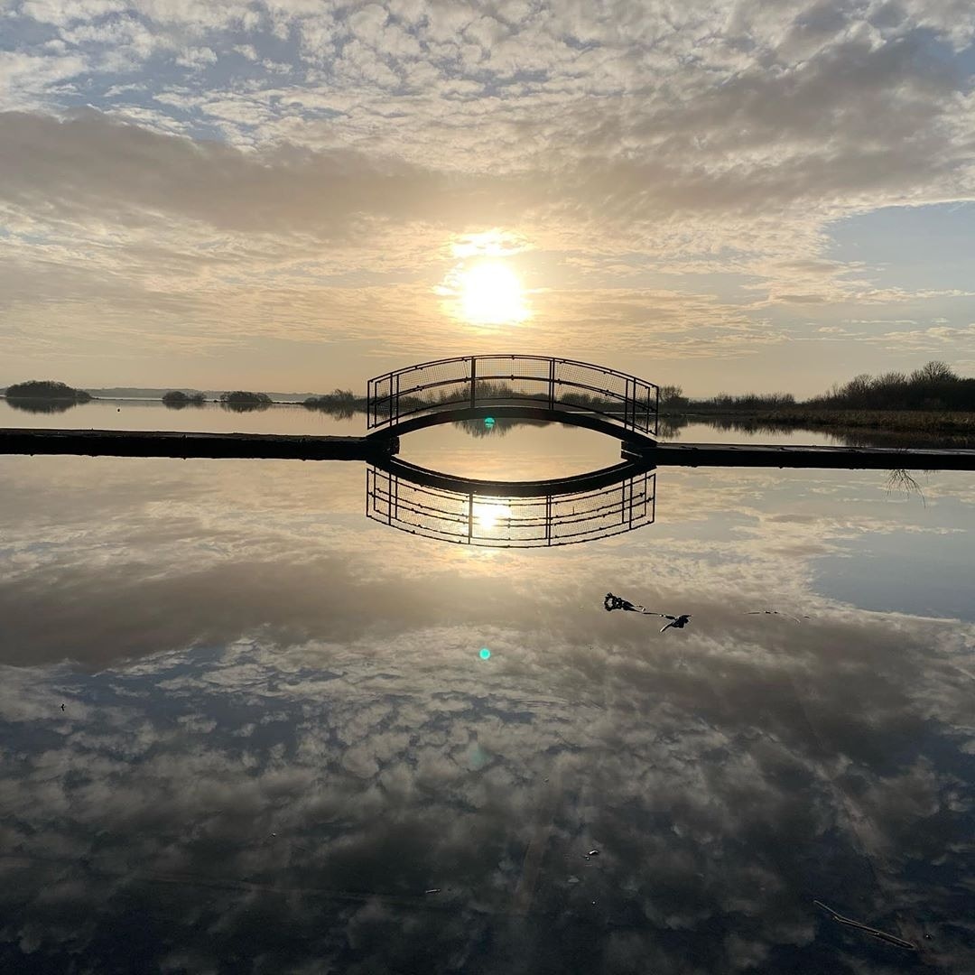 visit_galway's tweet photo. Like a mirror! Amazing capture by Bryan Dixon!๐
๐ฅ๏ธ๐๐๐#FridayFeeling #WaterReflections #ReflectionPerfection #SoStill #SoCalm #PerfectProposalSpot #LeapYear #HintHintLadies #GoExplore #HiddenGem #Galway #Ireland #LoveGalway #Galway2020 #VisitGalway https://t.co/iKxTDu2RlT
