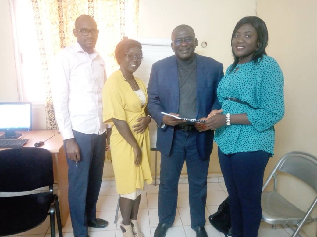 musodev's tweet photo. Toujours dans le cadre des visites, la présidente de Muso Dev et son staff se sont rendus chez son partenaire @asdapmali .
#musodev #girlwhocode #womenwhocode #sherunscode #src #rapport2019 #mali #tic #womeintech https://t.co/IWAzACwKUz