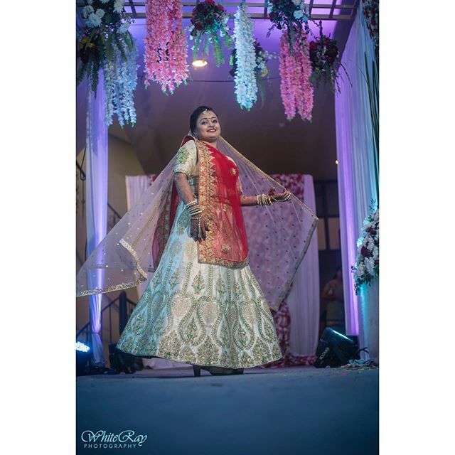 WhiterayP's tweet photo. Twirling bride is the happiest.

#whiterayphotography #wedding #weddingphotography #candidphotography #candidphotographer #indianwedding #bride #happybride #brideportrait #perfectshot #beautifulbride #twirling #india #mumbaiphotographer #picoftheday #ins… https://t.co/Ei1hzs2wZ0 https://t.co/qfST4nQ0pQ