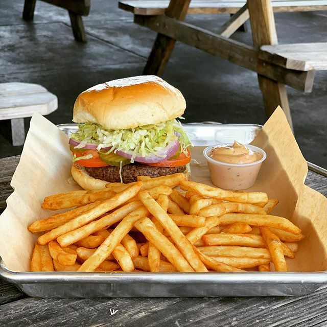cellarmans's tweet photo. Happy Friday! Lunch Special today Pub Burger &amp; Beer Battered Fries $8.49. Half-pound burger topped with lettuce, Roma tomatoes, pickles, red onions and Pub Sauce on a freshly baked toasted bun. Also $4 Frosè and Long Necks after 6. #pub https://t.co/Wx6CsReF2c https://t.co/vW8nuCsKhF