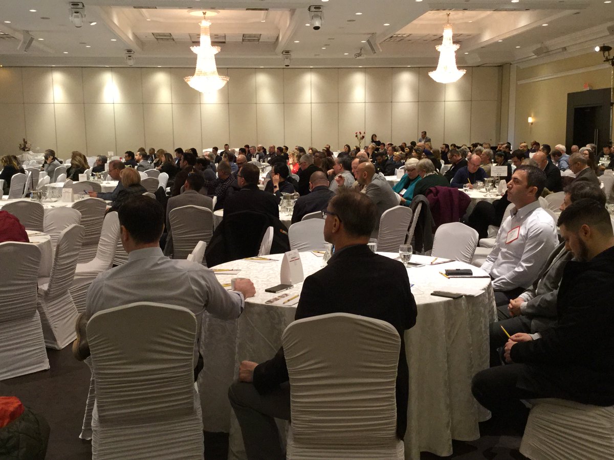 ACMO_org's tweet photo. It’s a full house at the ACMO Luncheon. #AcmoLunch #AcmoEducation #AcmoEvents #RCM #Insurance https://t.co/ivQJq8jezL