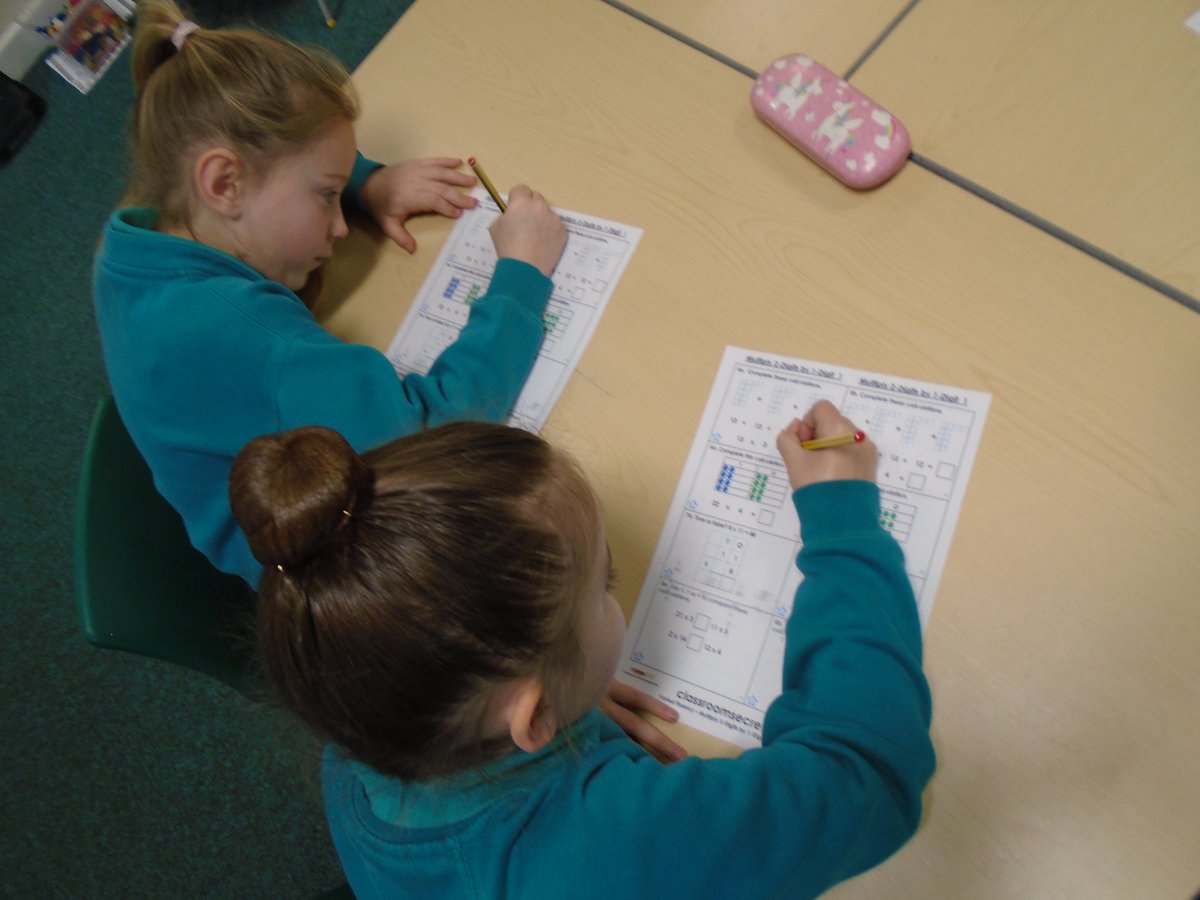 ClaveringTS27's tweet image. #3LJNL In #maths this week, we have been working on solving multiplication problems. We used the short multiplication method. #formalmethod