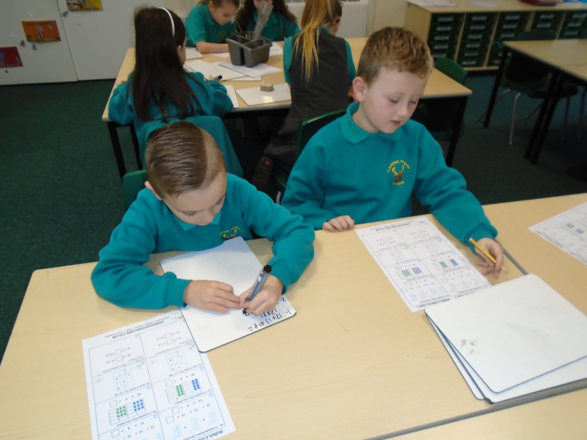 ClaveringTS27's tweet image. #3LJNL In #maths this week, we have been working on solving multiplication problems. We used the short multiplication method. #formalmethod