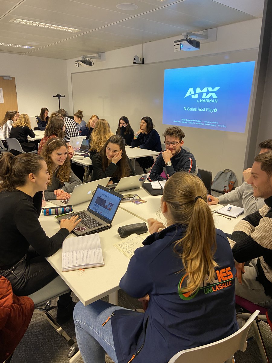 CampusChannel's tweet photo. Echanges et partage : tels étaient les maîtres-mots de la journée d'hier dans le cadre de la 3ème édition du Tremplin Associatif 😁 ! Organisé par la @ccedhec, @lechti et @Ovalies cet événement se destine principalement aux associations étudiantes qui cherchent à se développer😉! https://t.co/CobNhP9DaO