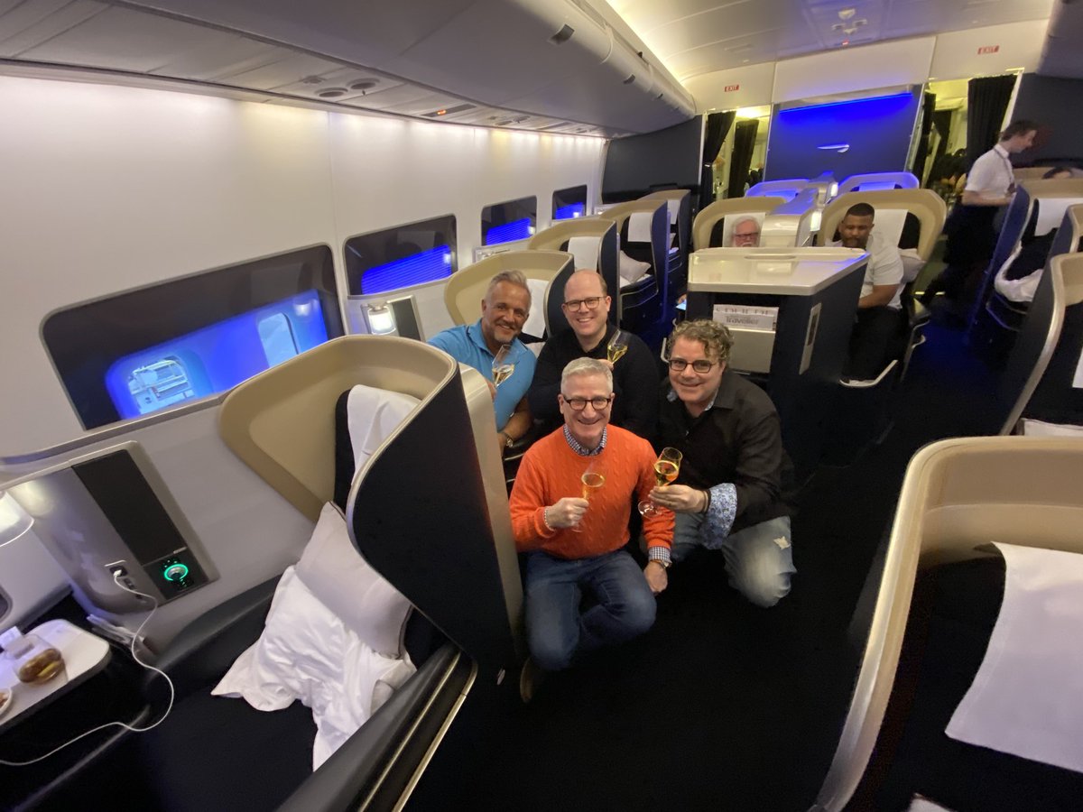 TravelZork's tweet photo. See ya 👋 in Vegas-land! BA275 LHR-LAS via @British_Airways 
#iFlyBa #AvGeek #PaxEx #FirstClass #vegas https://t.co/ItoNYMZkez