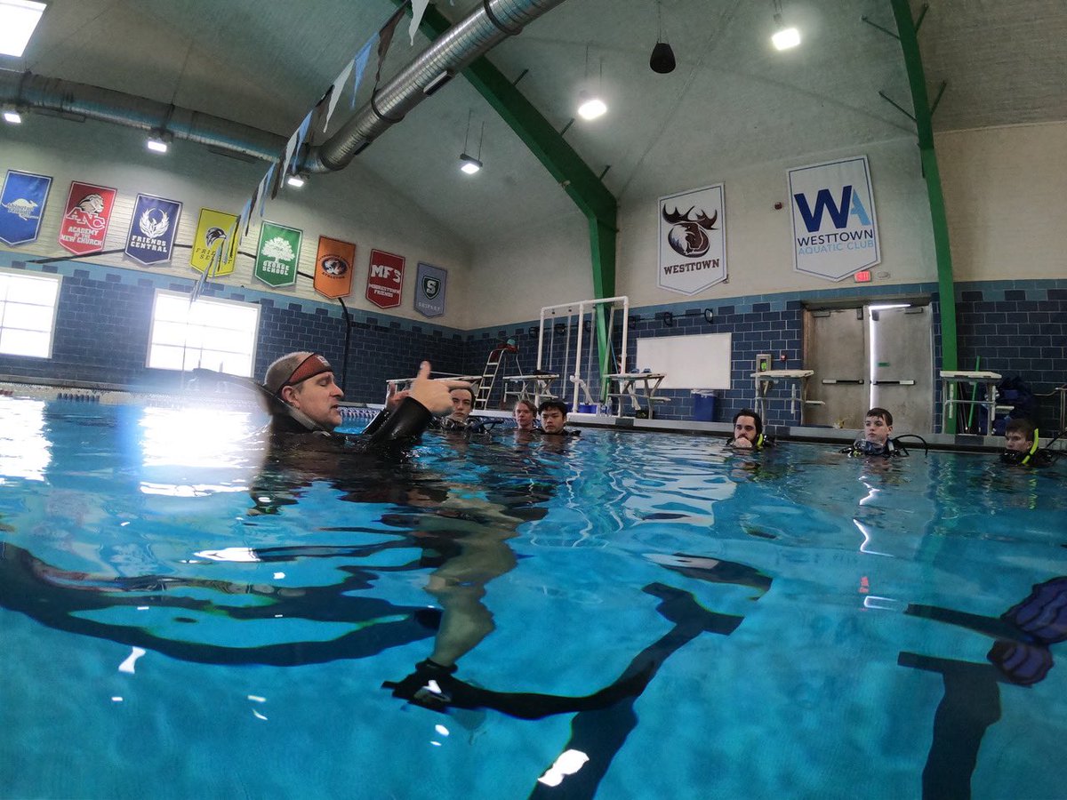 ArchmereAcademy's tweet image. Looks like the “Scuba Diving” Winterim class had an awesome time! #auks #winterim #learntoscuba