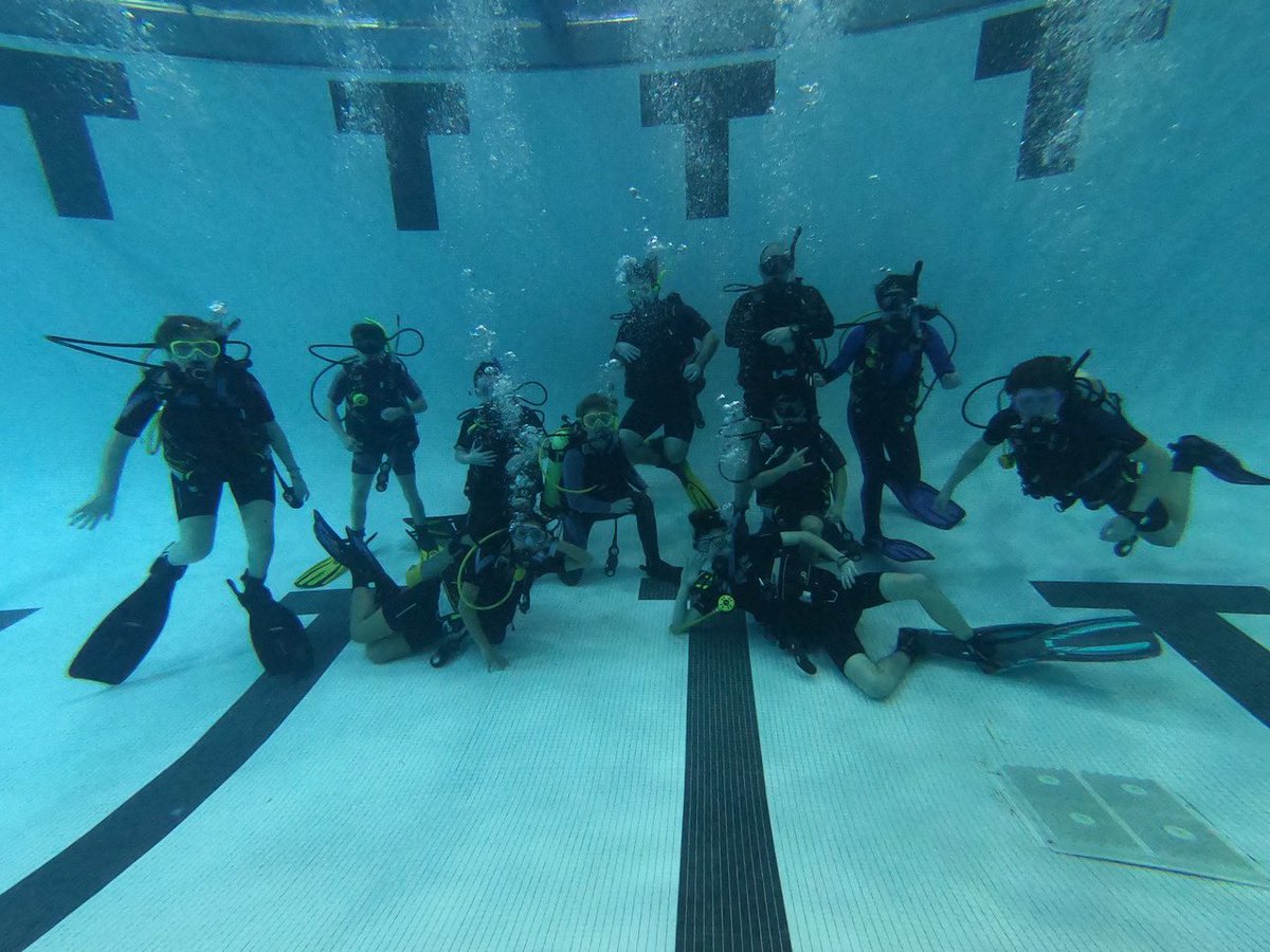 ArchmereAcademy's tweet image. Looks like the “Scuba Diving” Winterim class had an awesome time! #auks #winterim #learntoscuba