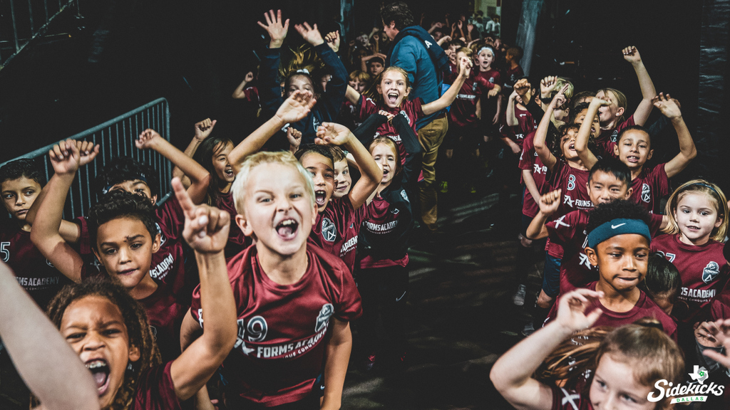 gosidekicks's tweet image. This one is for the future #Sidekicks players! Thank you for coming out, being loud, and showing your support with your clubs, friends, &amp;amp; family!!

#FanFriday | #BuiltGreen