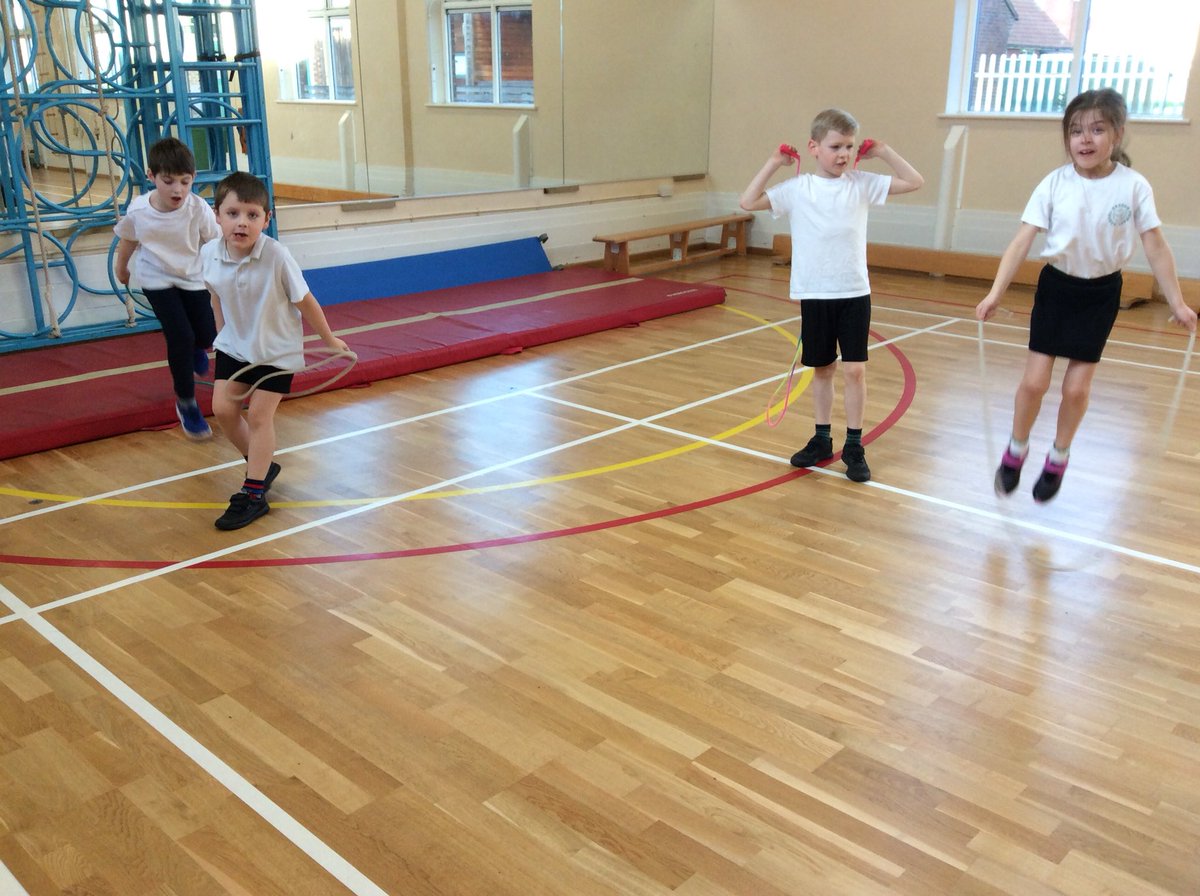 BroughPrimary's tweet photo. Y2- Showing off our super skipping skills! #skiptothebeat https://t.co/rO96yYwsaJ