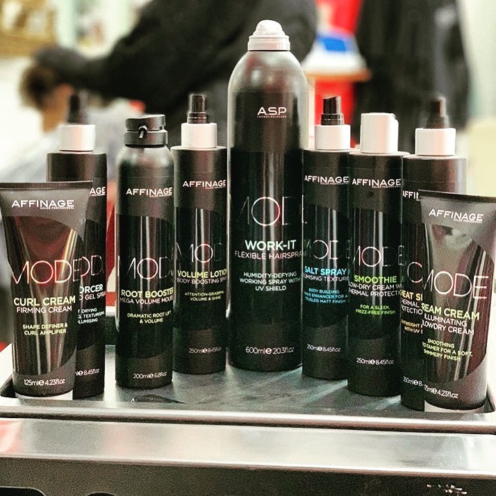 asphair's tweet photo. Mood: MODE 🙅🏻 Combining the latest product innovation, MODE offers a complete hair care styling solution for every possible need. 📸 by @rouge_et_blonde
#asp #asphair #mode #modestyling #haircare #hairstyling #hairmusthaves #hairdresser #hairsalon https://t.co/vIWPWKtNlp