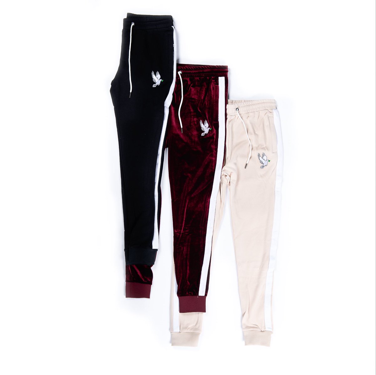 WorldDreamsUSA's tweet photo. World Dreams 
World Dreamer Tech Suits 
Dropping This Evening! 
⚔️🕊🌎  

King Black - $99.99

Royal Maroon - $129.99

Dessert Cream - $99.99 

Stay Tuned For More Updates 🙏🏿 https://t.co/iJIaDY3Py7
