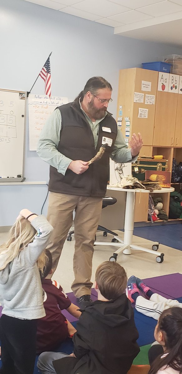 Students loved learning about the Powhatan Indians with our guest speaker today! <a href="/DiscoveryAPS/">Discovery APS</a> <a href="/DiscoveryESPTA/">Discovery PTA</a> <a href="/DscAPSG2/">Discovery APS 2nd</a>