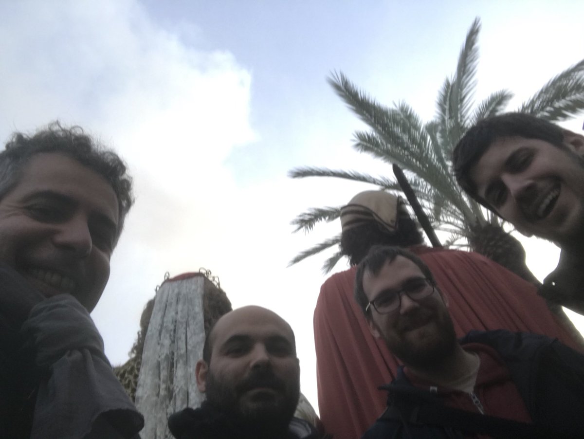 A punt de començar el cercavila de vigília de #SantPau20 a Ribes #pentacontents