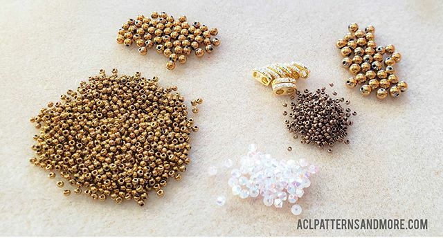 ACLPatterns's tweet image. My color palette for the day...I love monochromatic and hope in this case works. I will let you know😉
#ArtYoullLoveToWear #ArteQueEmbellece #TheBeadBoy #design #style #unique #photographer #beadwork #beadweaving #inspiration #instagood #instajewelry … ift.tt/2vlnIjF