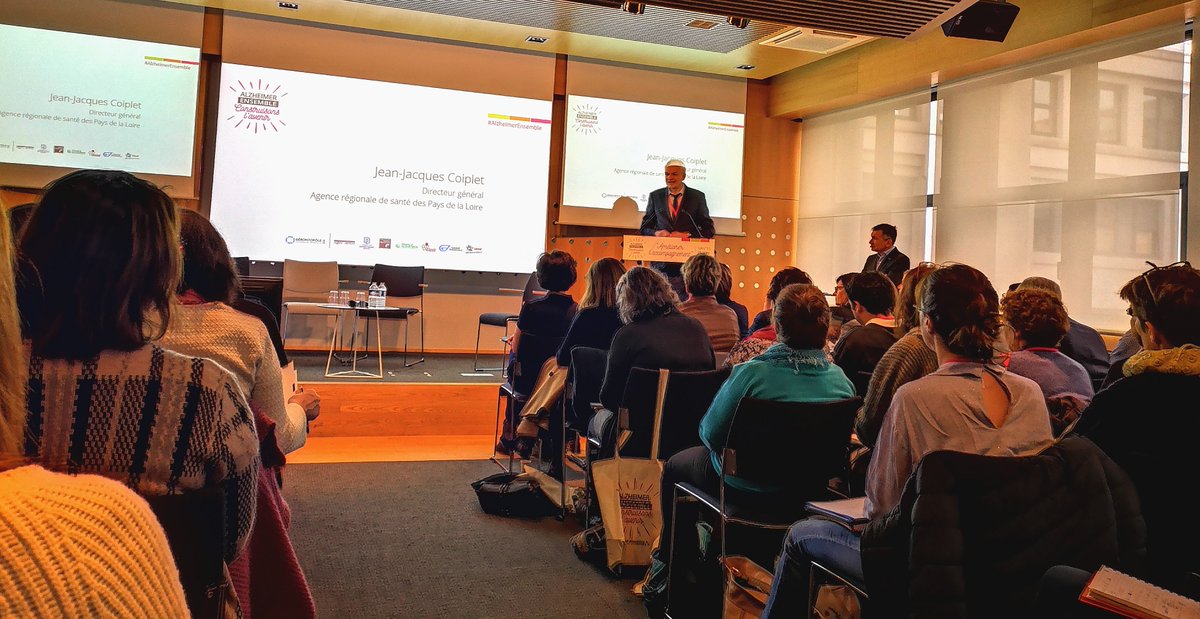 confortservices's tweet photo. 👏Merci au @CollectifAlzEns et au @GerontopolePDLL pour cette journée riche en rencontres et en découverte de projets, pour accompagner au mieux les personnes atteintes de la maladie d'Alzheimer (ou maladie apparentée). #Alzheimerensemble #sociétéinclusive @FranceAlzheimer https://t.co/AsuVeBDMSa