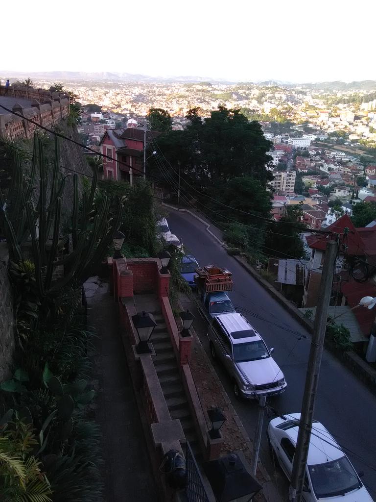 L'humanité avait déjà beaucoup trop d'idoles,mais manquait d'idéal...