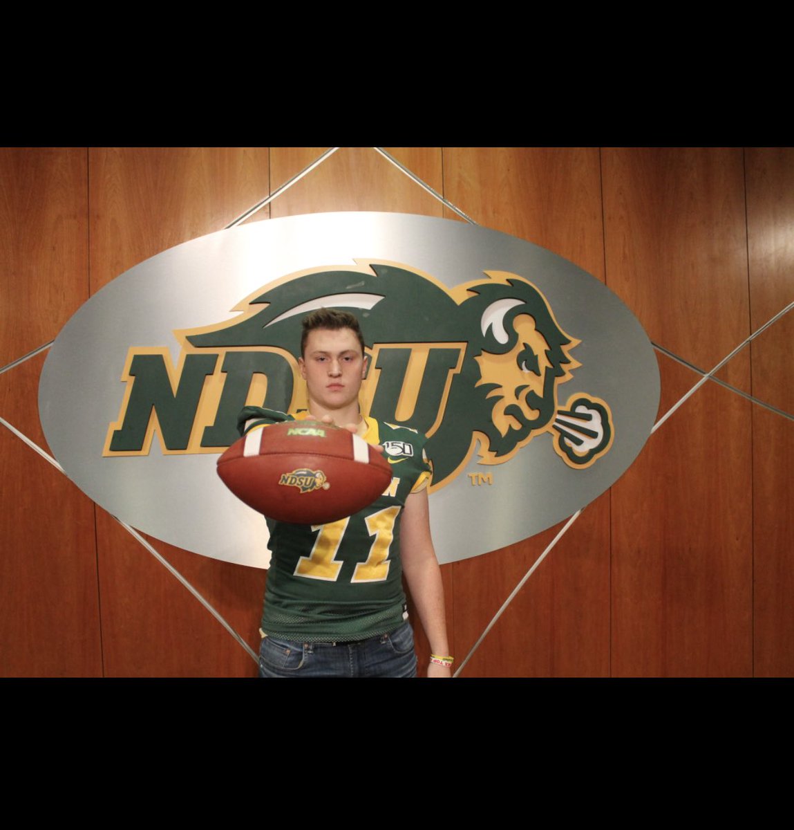 NathanWhiting45's tweet image. Excited to announce my commitment to NDSU🔰🤟#HornsUp #GoBison @SpecialTeamsFB @TCTitan2 @HKA_Tanalski @TeamJacksonKick @CoachGrantOlson @Coach_Entz @NickGoeser