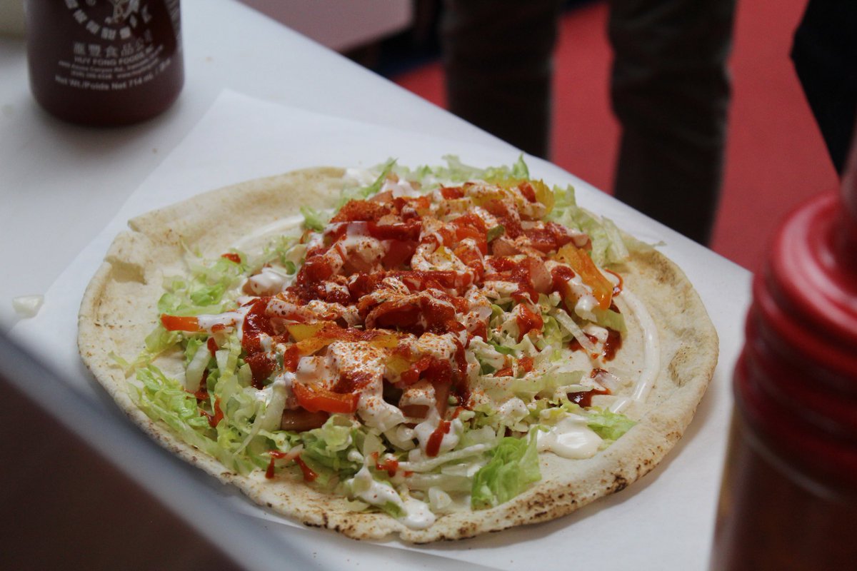 All our donairs are served on a 10” pita and topped with Sammy’s famous sweet sauce! What’s your favourite donair from our menu? 🤩 #yyc #yycfood #Calgary
