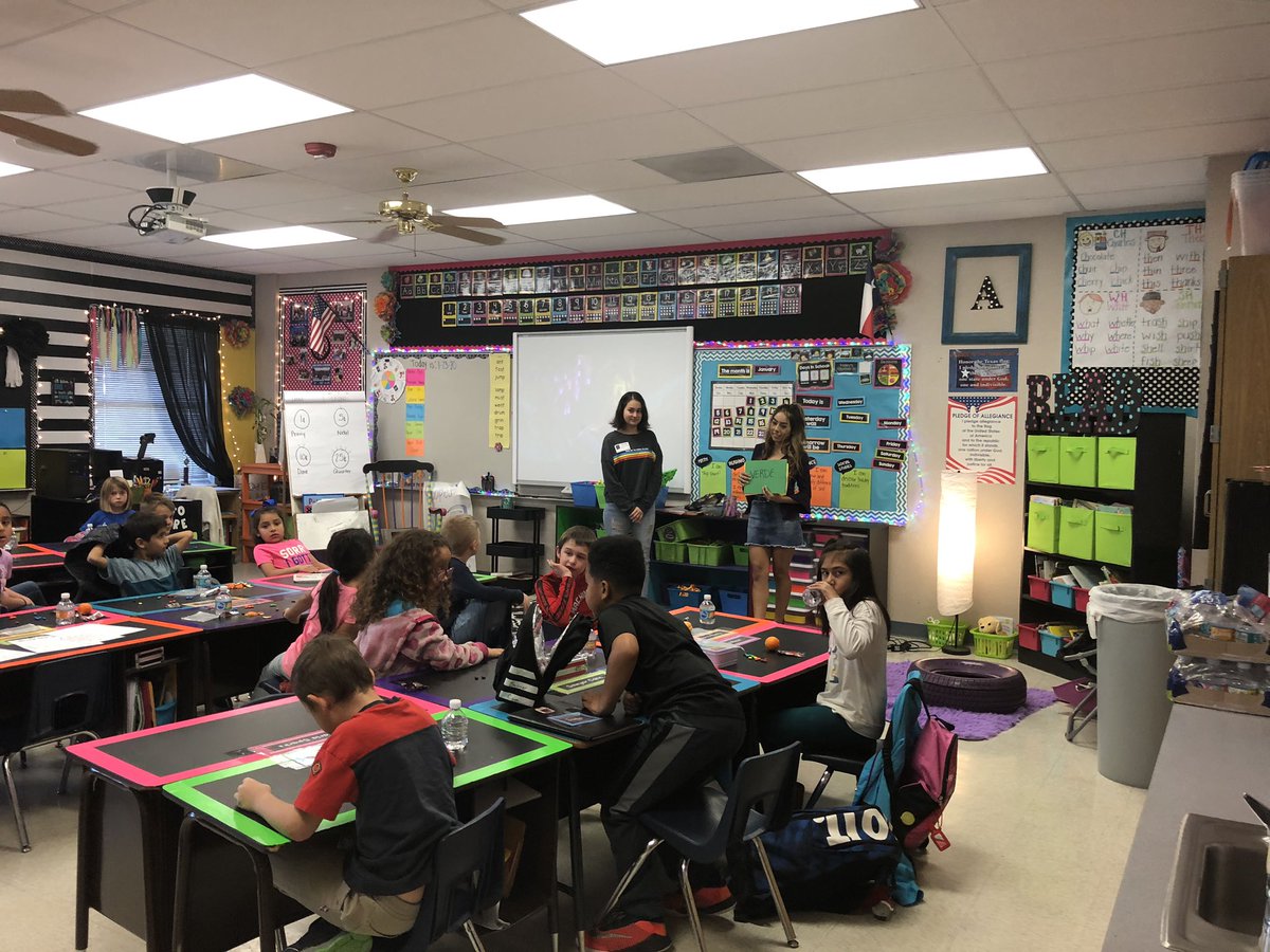 LISDHSSpanish's tweet photo. Had fun @LampasasHSE teaching Spanish in @brazosandjordi and @kayla_b_argo class! #español https://t.co/hClagTwMyW