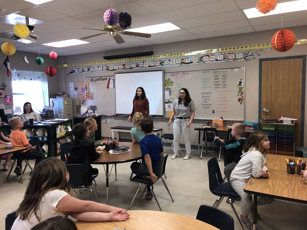 LISDHSSpanish's tweet photo. Had fun @LampasasHSE teaching Spanish in @brazosandjordi and @kayla_b_argo class! #español https://t.co/hClagTwMyW