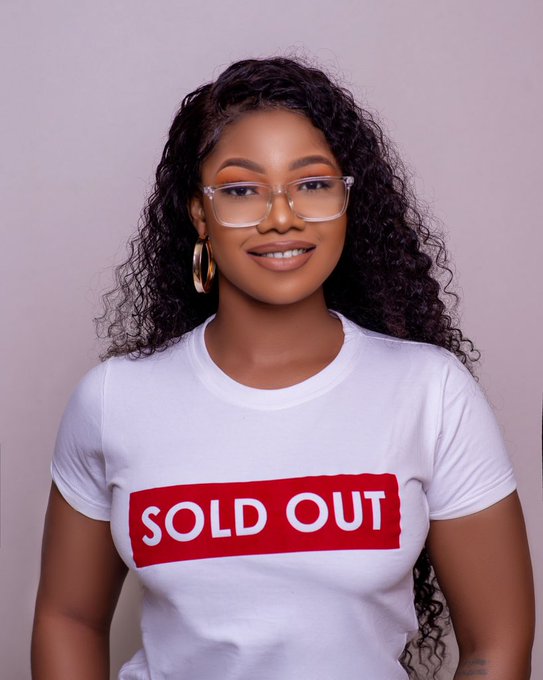 #TachaXHypeAndSteam
#TachaXGetfit 
#TitansHoodieSoldOut
She was mocked for including hoodies in #TitansCollections they said it's dry season in Nigeria. Boom! God prolonged harmattan 
Guess the item from the collection that got soldout first..... The fvcking hoodie!!!