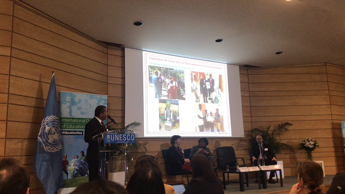FApprenante's tweet photo. Nous faisons de nos élèves des porteurs de vision collective ! Bravo Guy  Étienne #Haiti #EducationDay #learningplanet https://t.co/omS7IcXoU5