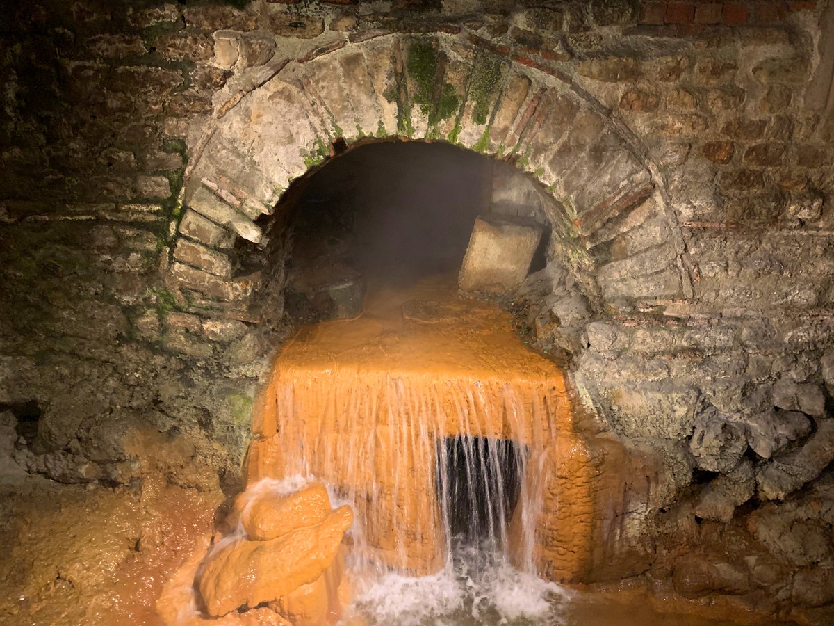 linndavis's tweet photo. Day 4: Hot damn the Romans loved to bathe. Not the most sulfuric water ever; probably why it hasn't cured me. On to Gloucester, then a farm in the Slad Valley, where I had ancestors? Farmer hosts surprise me w/ lasagne, tea &amp; convo on political organization. Everyone SO friendly. https://t.co/5U9AlTXEo0