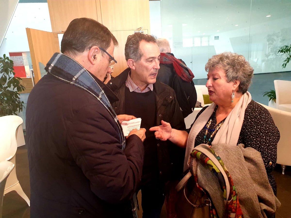 lleidapsc's tweet photo. 📌El @lleidapsc ha organitzat una #CimeraVeïnal. Els i les representants de més d’una quinzena d'AAVV de Lleida han assistit a la taula-col·loqui. Barris, inquietuds veïnals i balanç de l'actualitat amb totes elles i ells #barrispritoritatsocialista #somsocialistes /❤ https://t.co/vHRHVt9mk6