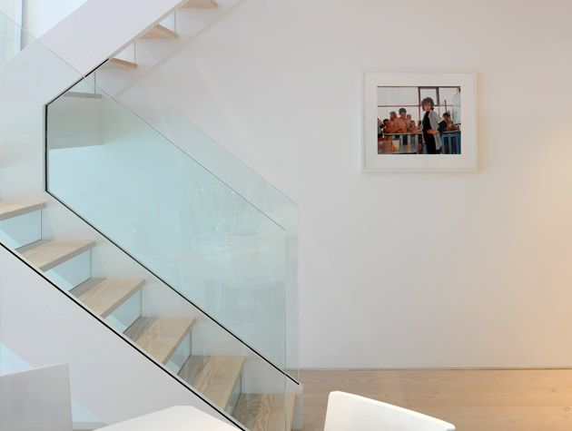 Adding glass balustrade to your staircase is an effective way to add light and make your interior seem larger. Here are more tips for how to simplify your space courtesy of Grand Designs>>>bit.ly/2RchSJT

All our balustrade systems>>>bit.ly/2OFAShr
