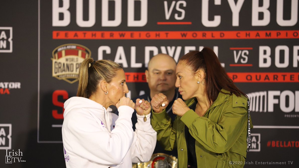 IrishETVSport's tweet photo. A face-off for the @BellatorMMA featherweight world title fight #Bellator238 | @JuliaBudd vs @criscyborg w/@ScottCoker 

#BellatorMMA #MMA #BellatorLA 

More media day photos: https://t.co/N4AQ4OnSiy… https://t.co/RdSdZMDKsQ