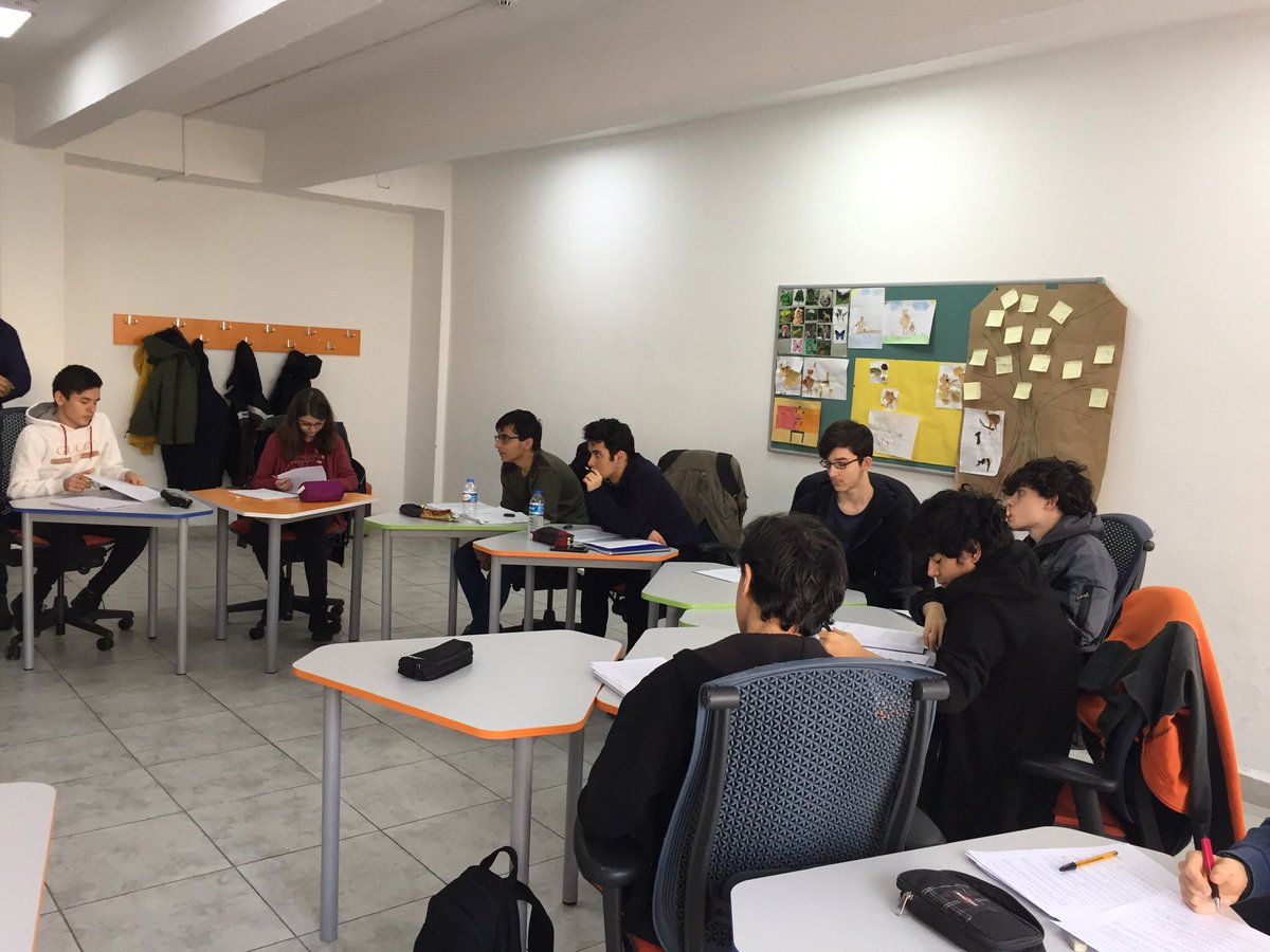 istmem_TFTB's tweet photo. Fatih İslam Seçen Bilim ve Sanat Merkezi’nde düzenlediğimiz iki haftalık ara dönem kampımız son buldu. Öğrencilerimiz sınıf dersleri ve grup çalışmalarıyla eksiklerini tamamlayarak oldukça verimli bir kamp dönemi geçirdi. @istanbulilmem @memleventyazici https://t.co/nchFoKUPE5