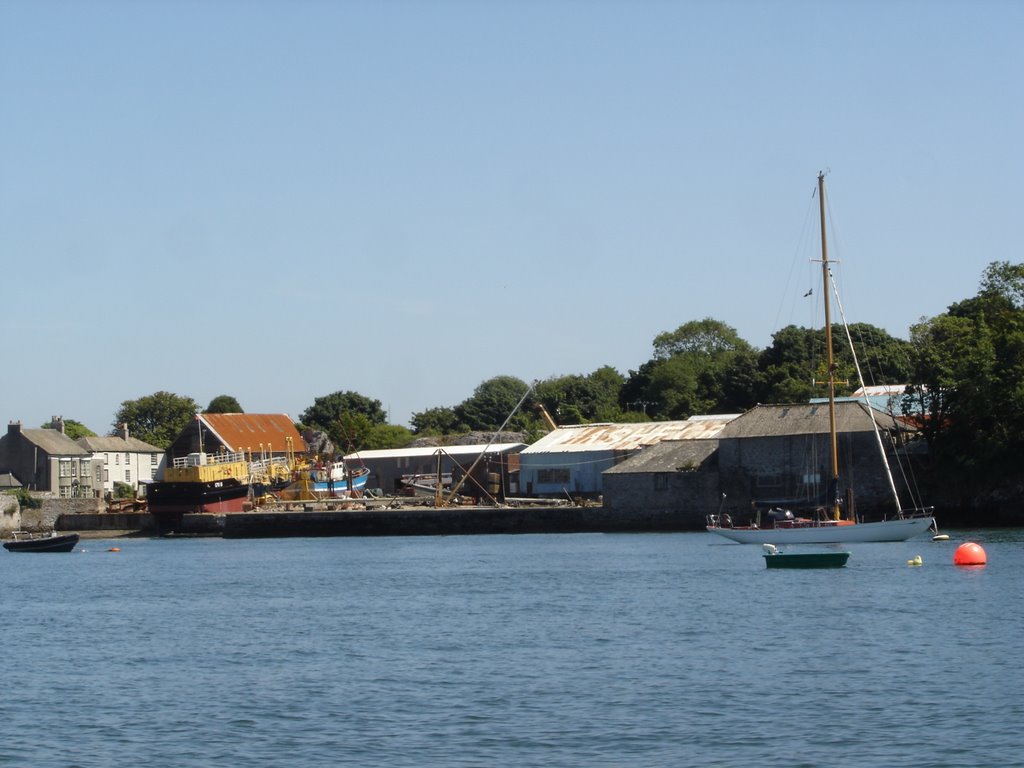 UK Docks Mashfords is located on the Cremyll Peninsula. The yard has 6 slipways that can accommodate up to 300 tonnes, with 6,000m2 of workshop, covered work area, storage & office space, 3 stone jetties & 7 deep water moorings @docks_uk @DocksUk #shipyard #marineservices