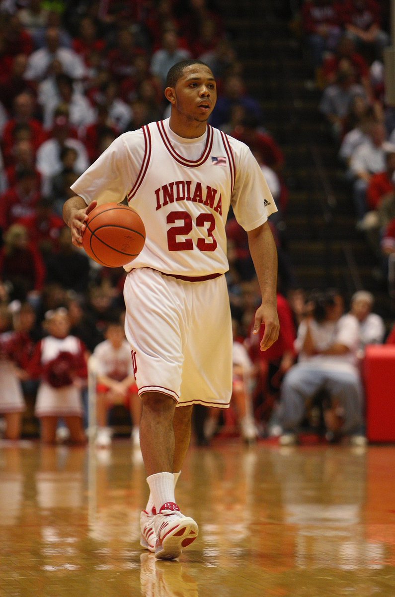 t shirt under basketball jersey