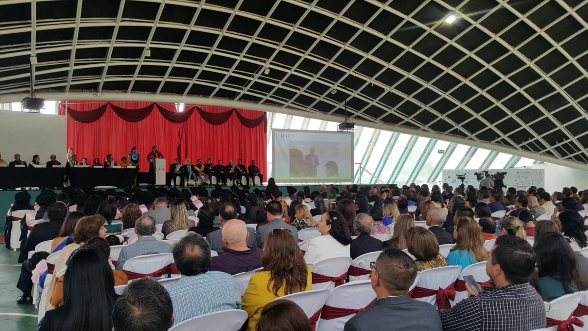 imf_education's tweet photo. ¡Consejo a todos los presentes que deja huella 👌! @carlos_imf: tener los pies en el suelo, ser realistas, pero humildes #somosIMF

cc @BelenArcones https://t.co/87THeF0ZEz