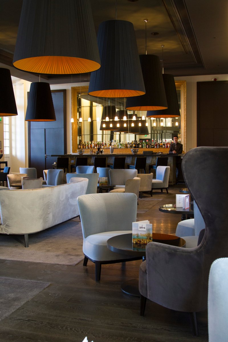 ICMarseille's tweet photo. Live at Capian ! Votre rendez-vous du vendredi et du samedi soir pour finir la semaine sur un air groovy et partager une planche à 2 !
#capianbar #icmarseille #music #live #cocktail https://t.co/t78KEIi2F9