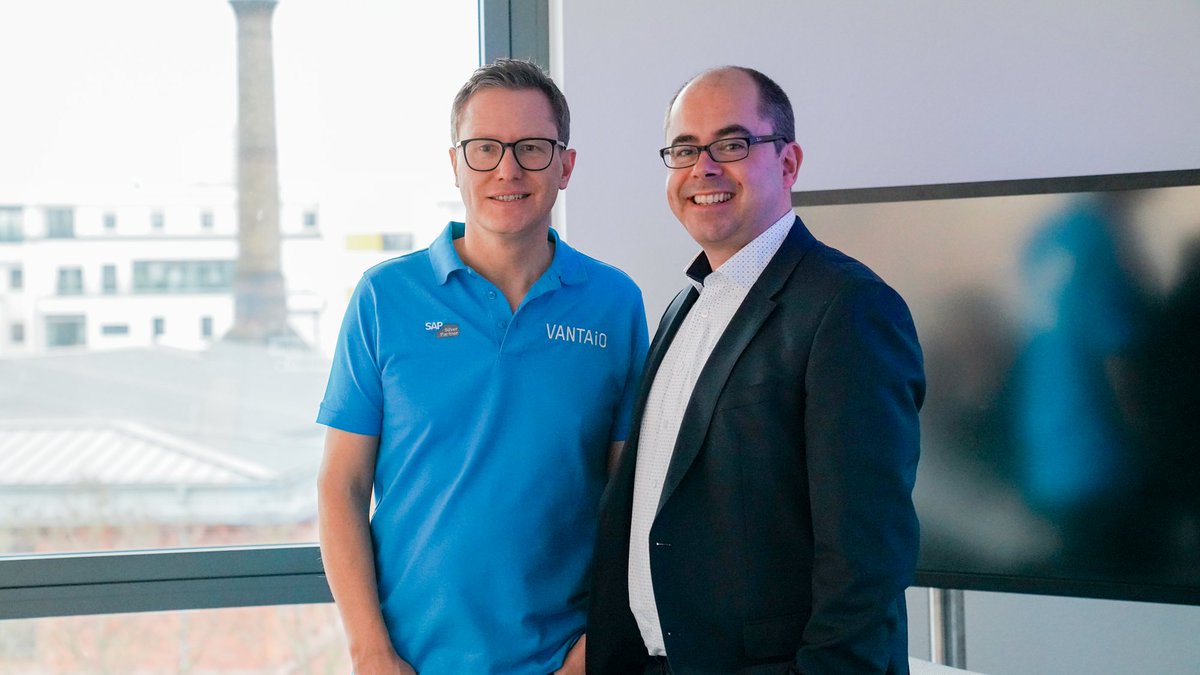 VANTAiO's tweet photo. Heute ist es so weit! 🤩 Das VANTAiO Bootcamp 2020 ist in vollem Gange. Unser Highlight: Oliver Lehmann von SAP mit seinem Vortrag zu #KI, #MachineLearning und #iRPA 🤖#bootcamp #sapportal #sapcloud #reboot2020 @sapcp @PORTAL_SAP https://t.co/wcQkHgXX1z