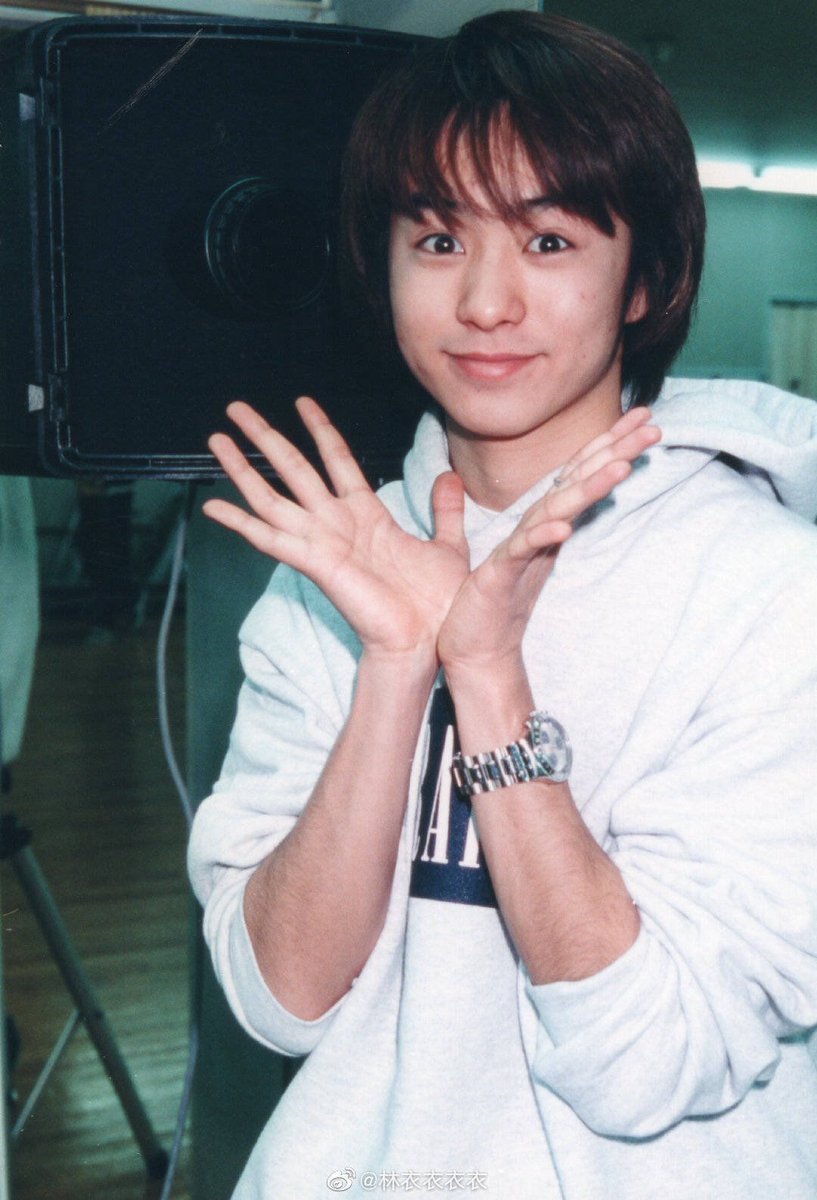 That's my thread about Sho's watches to celebrate his birthday this year. Here's extra picture of young Sho who already like to wear watches.