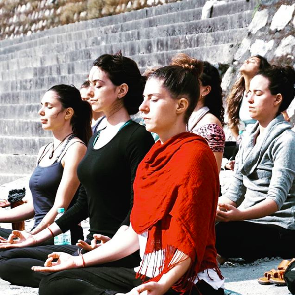 yogatherapyF's tweet photo. ➡️Yoga Courses Available viaℹ️ 

🌐https://t.co/CyyZW49pHL 

📲 Call or Whatsapp: +91 8126230256

 ✉️ Email: yogatherapyfoundation@gmail.com

#yoga #fitness #meditation #yogalife #yogainspiration #love #yogaeverydamnday #200houryogateachertraining #rishikesh https://t.co/uxc34M9m96