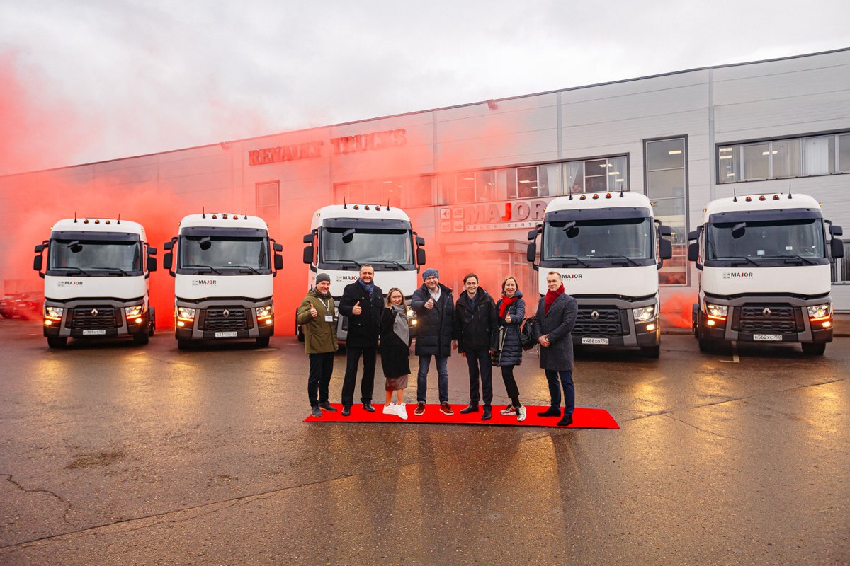 RenaultTrucksRu's tweet photo. Завершена поставка 113 седельных тягачей #RenaultTrucks T-серии для компании «Мэйджор Авто Транс» https://t.co/xTPkFX4hYB https://t.co/qnBjWvOU4C