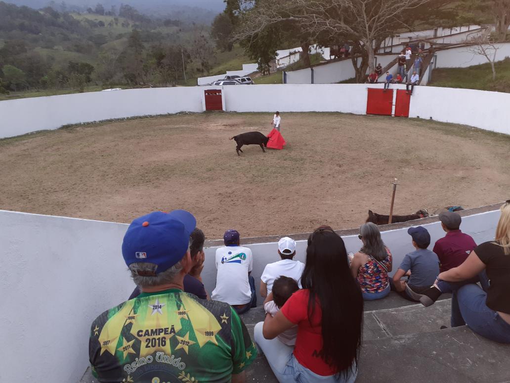 DannyACarrillo's tweet photo. Este jueves #23Enero entrevisté para mi programa de deportes #EnLaJugada a través de #Pontalida925fm a nuestro matador de toros tachirense, figura del toreo venezolano #JesusColombo quien realizó prácticas en el tentadero de la Ganadería #RanchoGrande de Rubio rumbo a la #Fiss20 https://t.co/Qyzlve2vEa