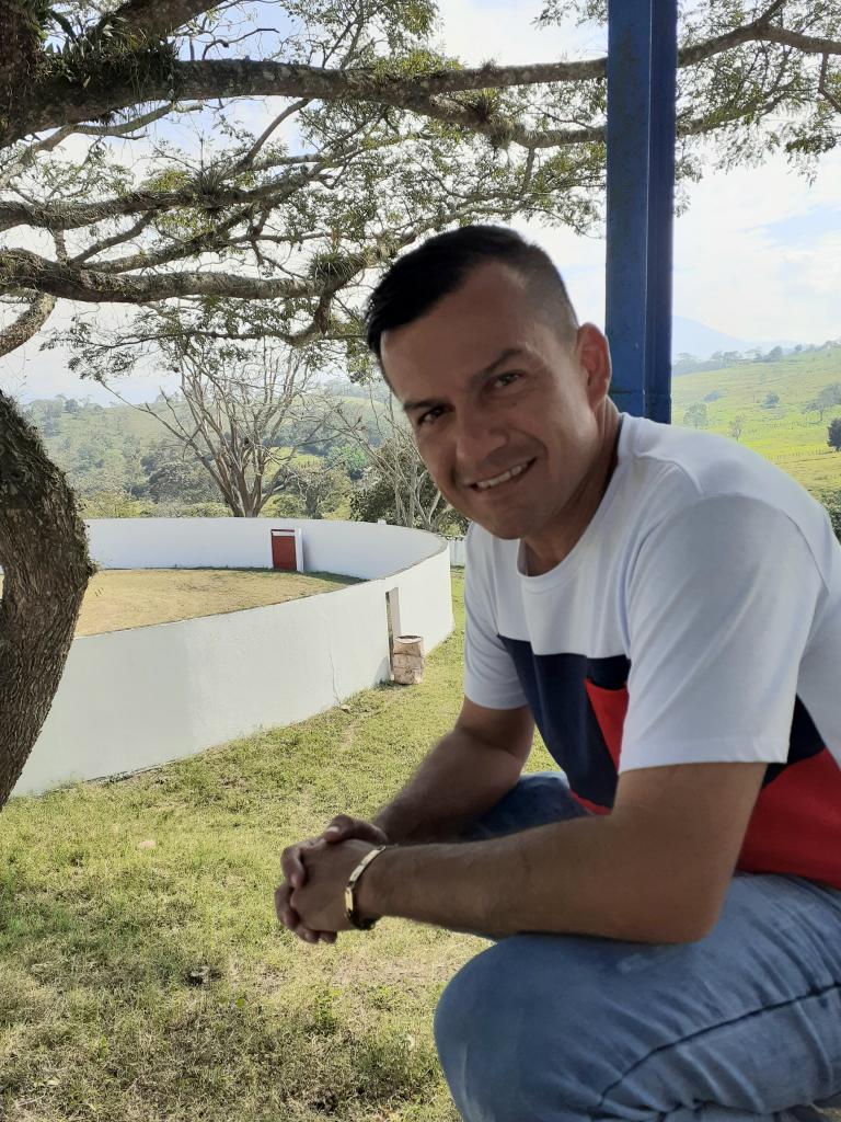 DannyACarrillo's tweet photo. Este jueves #23Enero entrevisté para mi programa de deportes #EnLaJugada a través de #Pontalida925fm a nuestro matador de toros tachirense, figura del toreo venezolano #JesusColombo quien realizó prácticas en el tentadero de la Ganadería #RanchoGrande de Rubio rumbo a la #Fiss20 https://t.co/Qyzlve2vEa