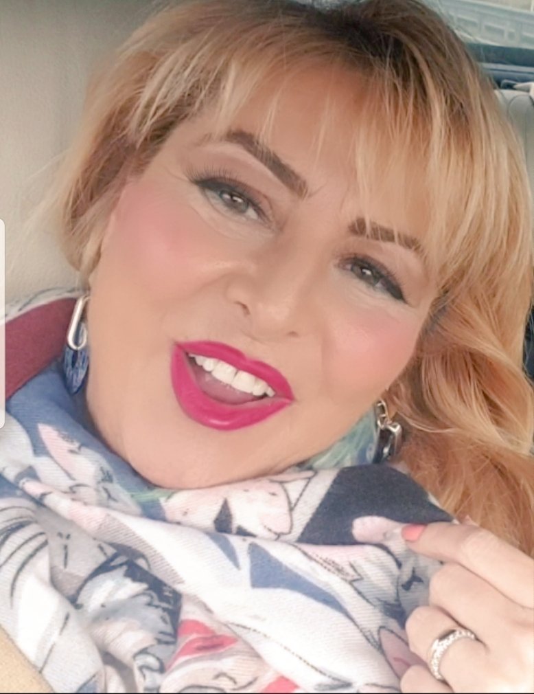 LopezyValiente's tweet photo. #YPorFinYaEsViernes #ViernesDeSonrisas #ViernesDeLabios #ViernesQueTeQuieroViernes
#ViernesDeMúsica
#ViernesDeCanciones
#FelizFinde #AmigosDelAlma
#MisCompis: @iosu_blanco @sovimon74 @tapsakooo @pilar_bgg @IoanIoan88 @AlfredoChiribo4 @qsjose @flashjessica @isitaymeme https://t.co/DM4L7Ghxbf