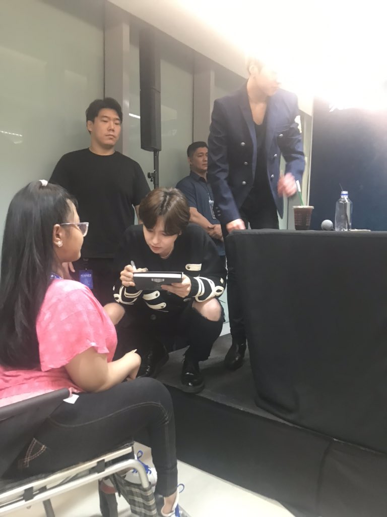 shadysallyyy's tweet photo. Jinuuuuu 😭😭😭
@official_jinu_ 

#WinnerFanSignInManila 
#Winner3rdMiniAlbumFansign
#WINNERCROSSTOURINMNL https://t.co/l2HoJERdxi