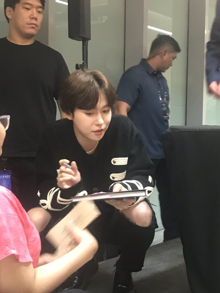 shadysallyyy's tweet photo. Jinuuuuu 😭😭😭
@official_jinu_ 

#WinnerFanSignInManila 
#Winner3rdMiniAlbumFansign
#WINNERCROSSTOURINMNL https://t.co/l2HoJERdxi