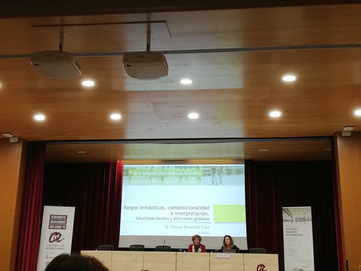 rollingURV's tweet photo. M. Victoria Escandell Vidal (@UNED) pone fin al Simposio #SSEL2020 con la conferencia sobre rasgos semánticos, composicionalidad e interpretación. #Semantics https://t.co/mCF0PFbYOY