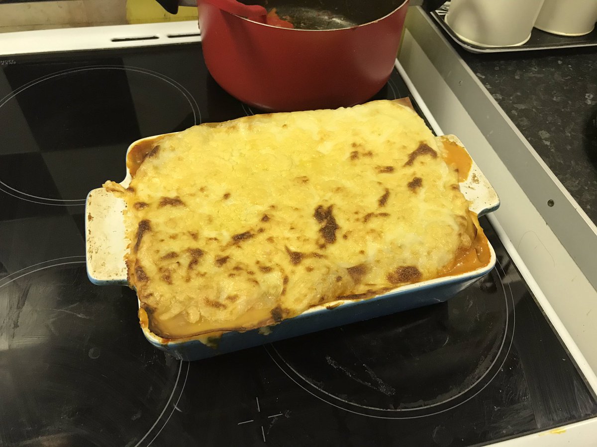CentreTenby's tweet photo. Another practice session for our final BTEC Homecooking! A fabulous vegetarian lasagne and a scrumptious rocky road 😋 #Ican #futurefeet https://t.co/Vz8Hk8GgKN