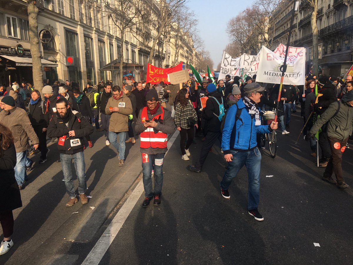 Ras la plume tweet media